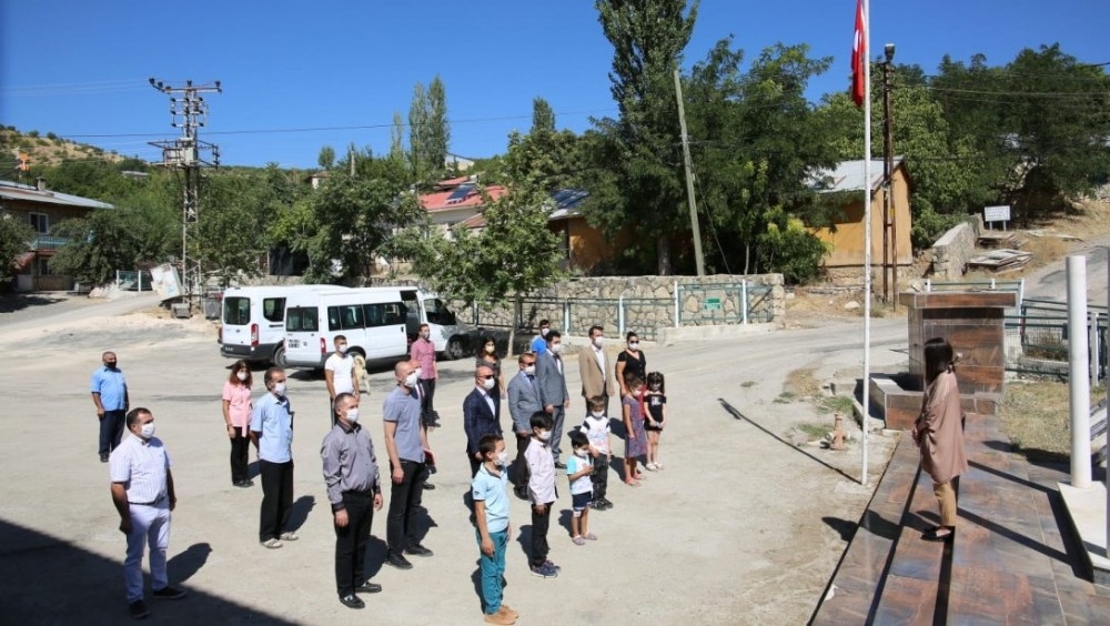 Tunceli'de şehit edilen 6 öğretmen unutulmadı