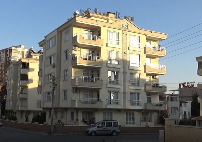 Üçüncü kattan düşerek ölen kadının ailesinden cinayet iddiası