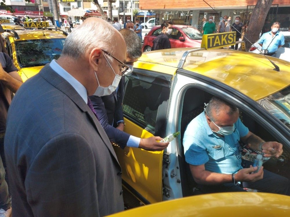 Vali açıkladı: İzmir'de vakalar düşüyor