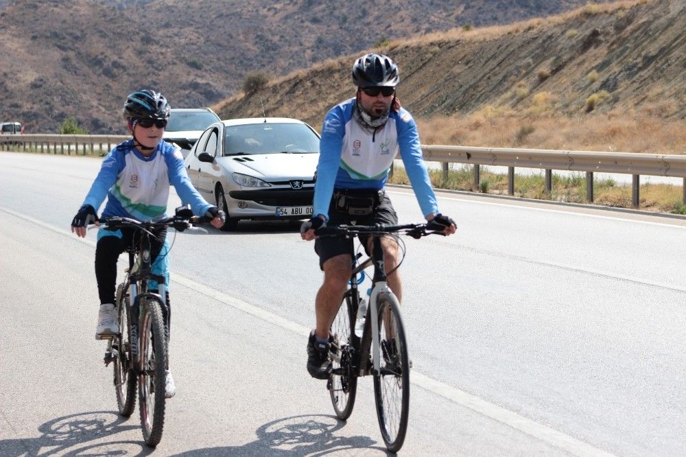 "Van Gölü Kirlenmesin" diye pedal çevirdiler
