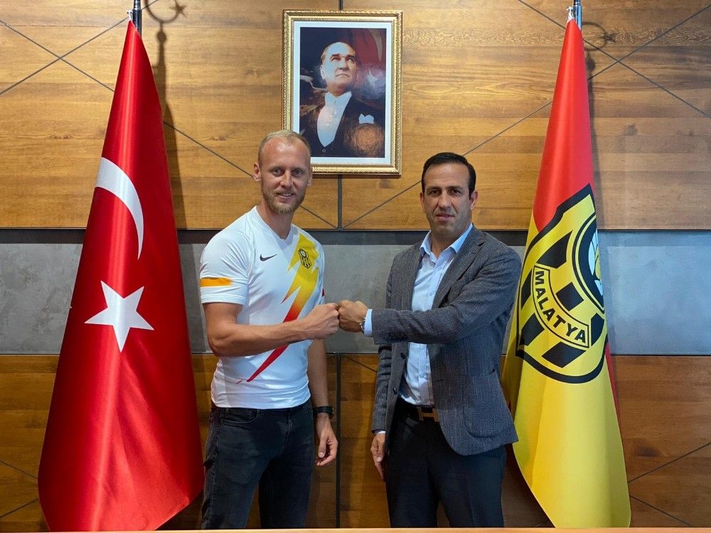 Yeni Malatyaspor, Semih Kaya'ya imza attırdı