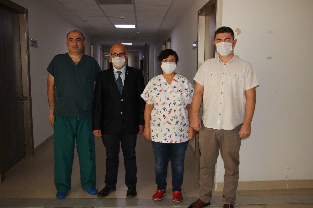 16 yaşındaki Taner, annesinin böbreğiyle hayata tutundu