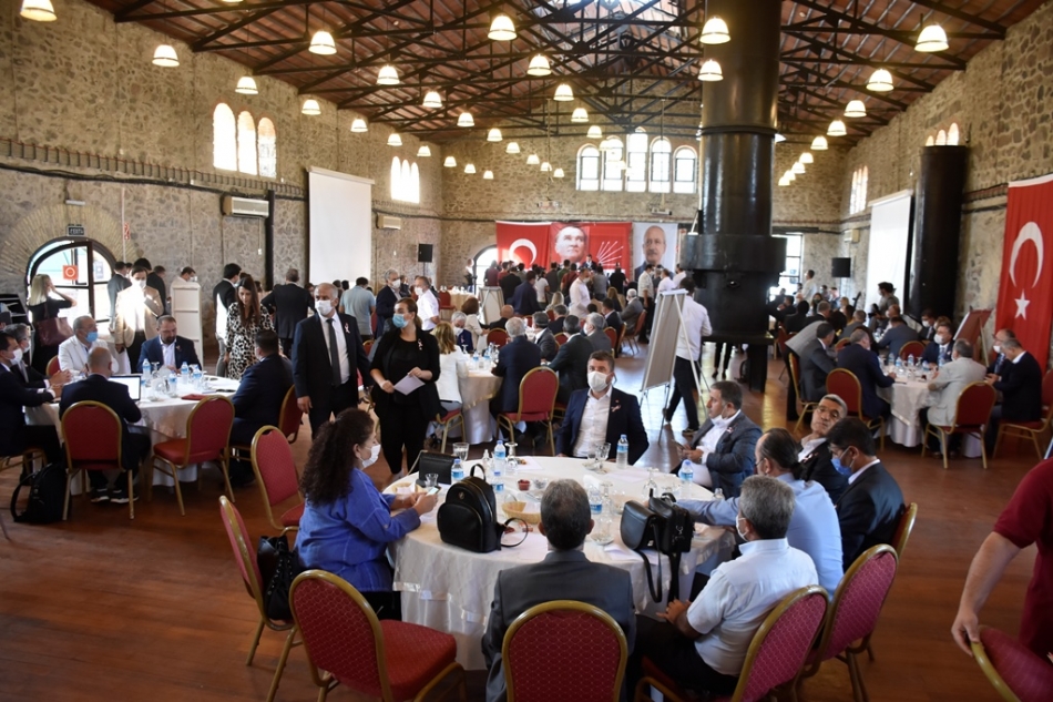 CHP'den, İzmir'de 'daha iyi hizmet' çalıştayı