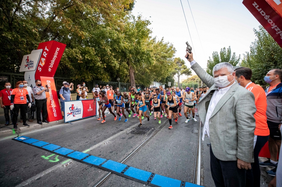 İzmir Maratonu'na ağır eleştiri
