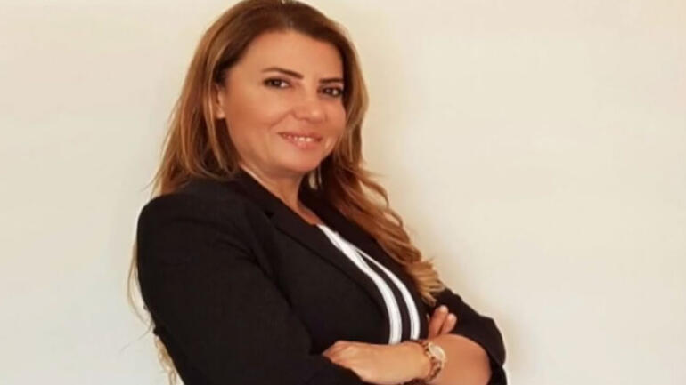 Hortum arabayı böyle kaldırdı