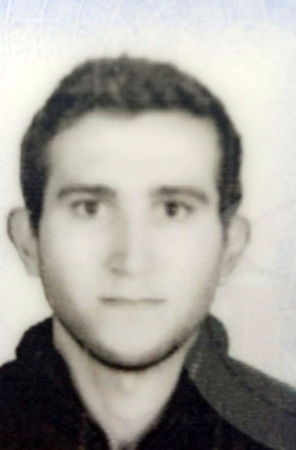 Ağaçta asılı bulunduğu ipin satın alma fişi cebinden çıktı