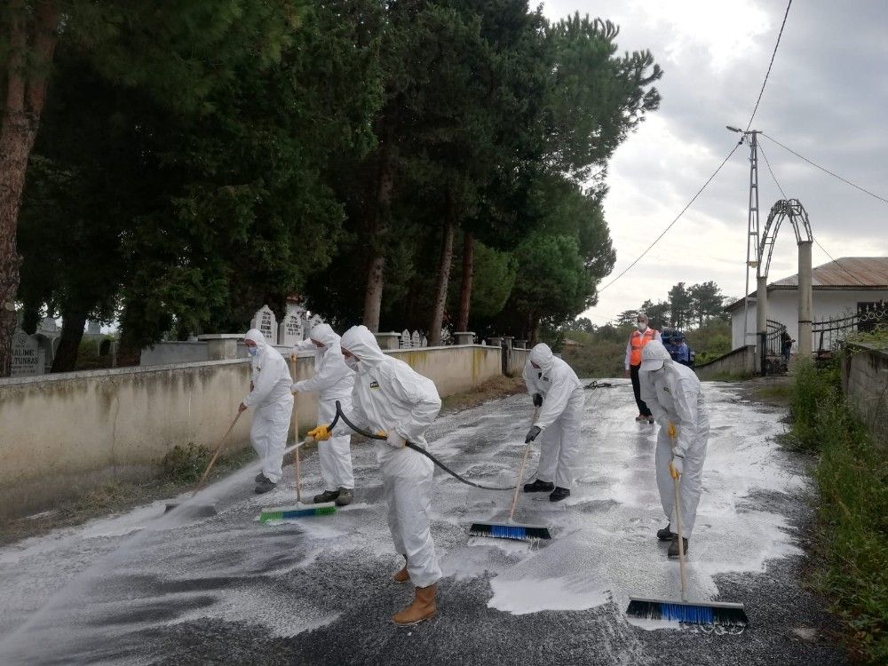 Altınordu'da sokak ve caddeler temizlenip dezenfekte ediliyor