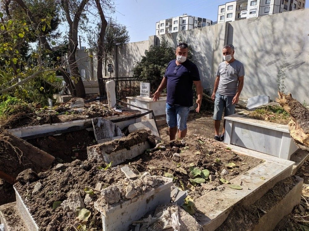 Aracıyla mezarlığa uçtu, 6 mezar zarar gördü