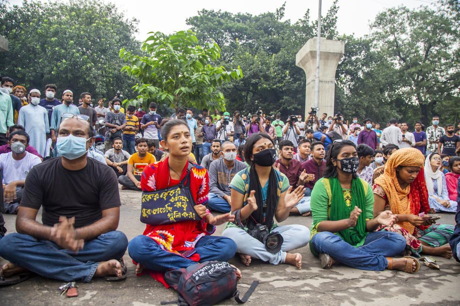 Bangladeş'te tecavüze idam cezası getiriliyor