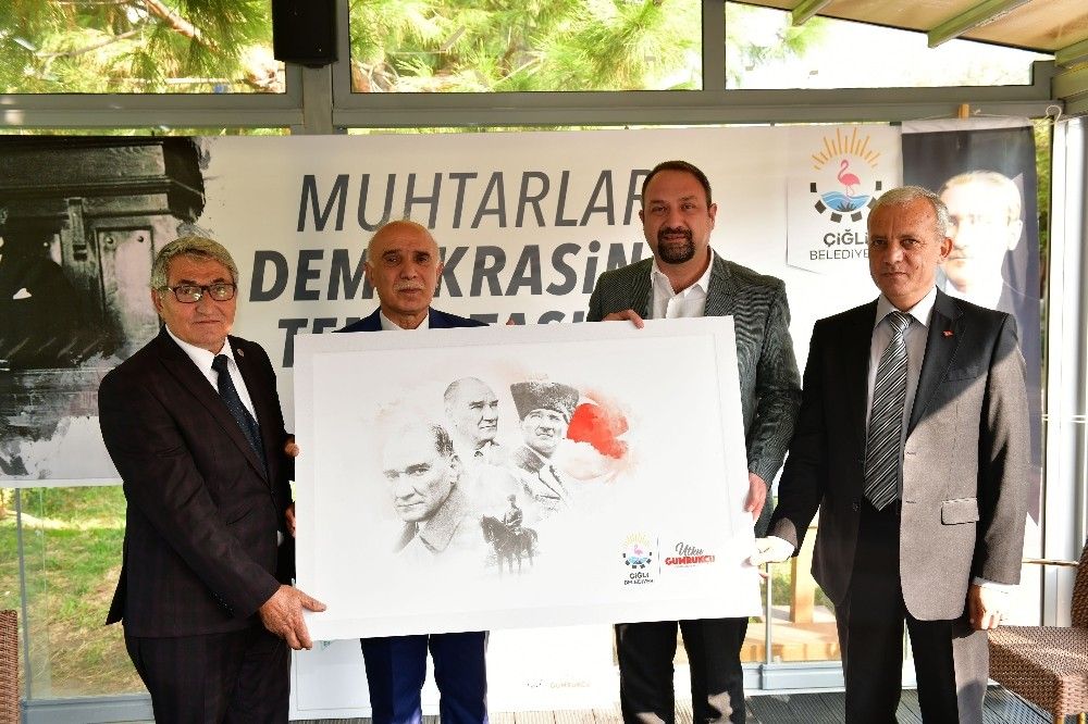 Başkan Utku Gümrükçü muhtarlarla buluştu