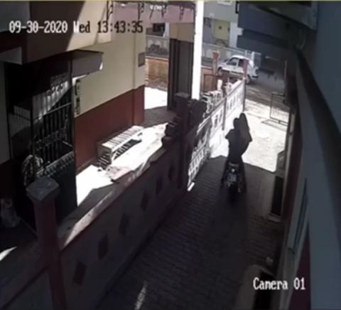 Büyük cesaret! Genç kız pencereden atlayıp hırsızları şaşırttı