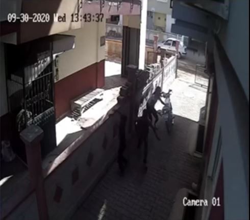 Büyük cesaret! Genç kız pencereden atlayıp hırsızları şaşırttı