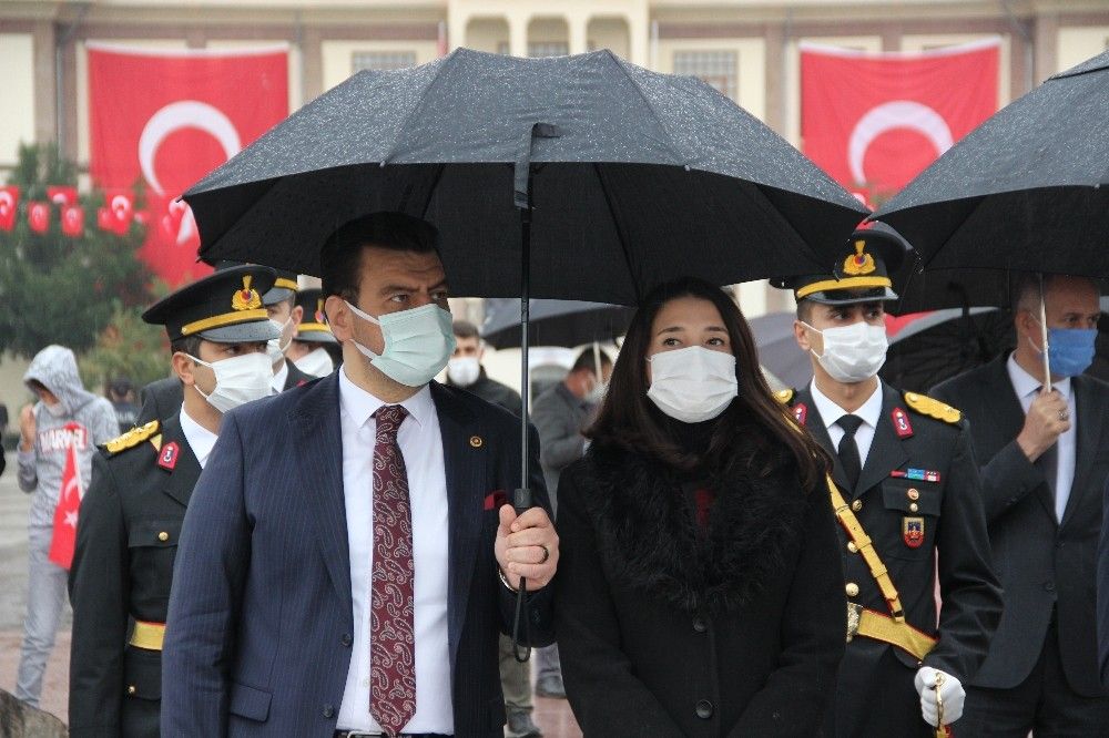 Cumhuriyet aşığının bayram coşkusunu yağmur da engelleyemedi