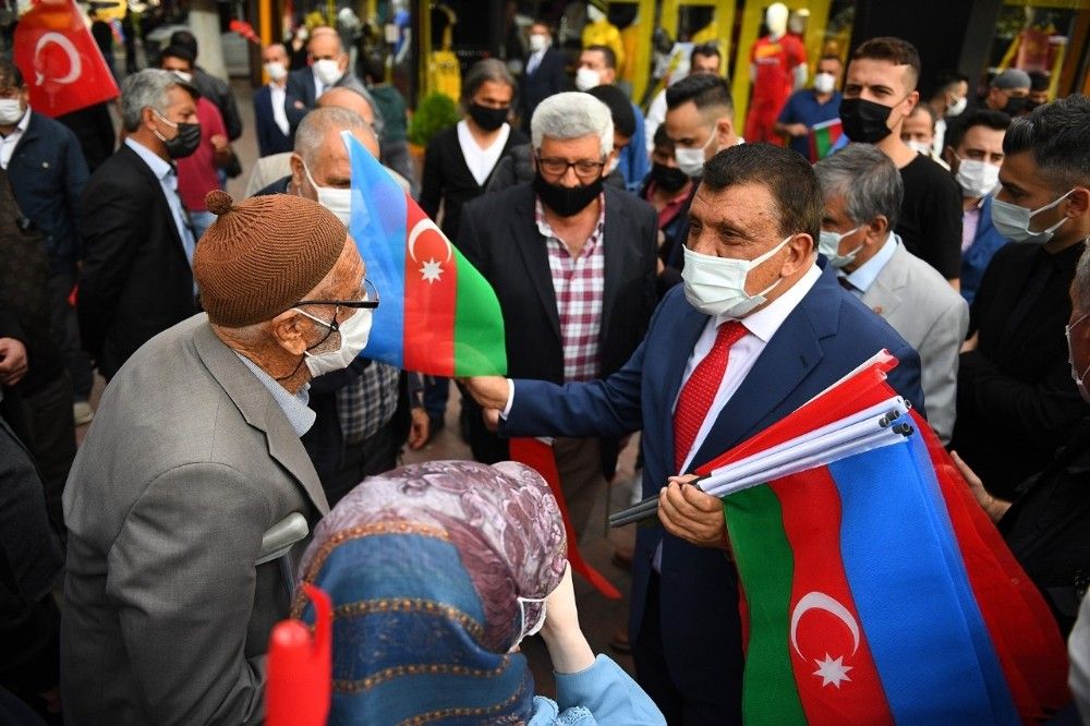 Cumhuriyet kortej yürüyüşü ilgi gördü