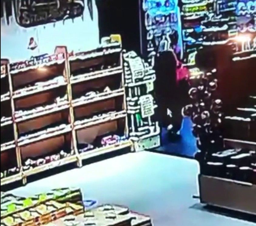 Dinlenme tesisi tuvaletinde bebek doğurdu, bırakıp gitti
