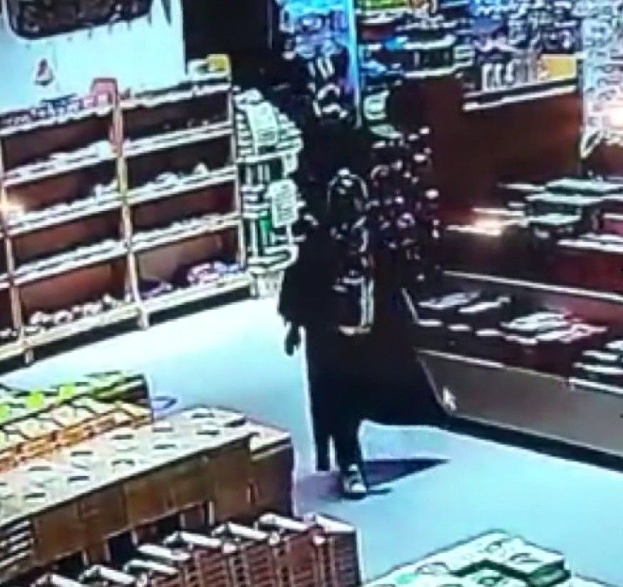 Dinlenme tesisi tuvaletinde bebek doğurdu, bırakıp gitti