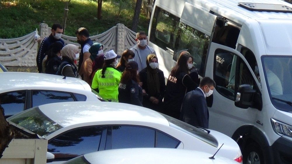 FETÖ'nün paralarını peynir kutusunda saklayan ablalar adliyede