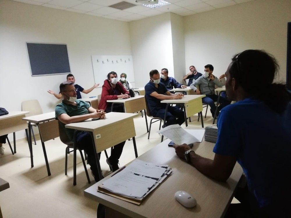 Gökyüzünde kemanıyla "Allı Turnam" türküsünü çaldı