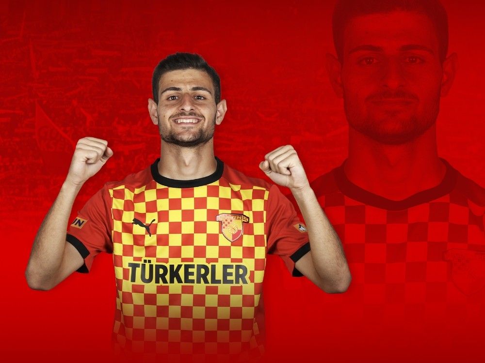 Göztepe'de 3 genç profesyonel oldu