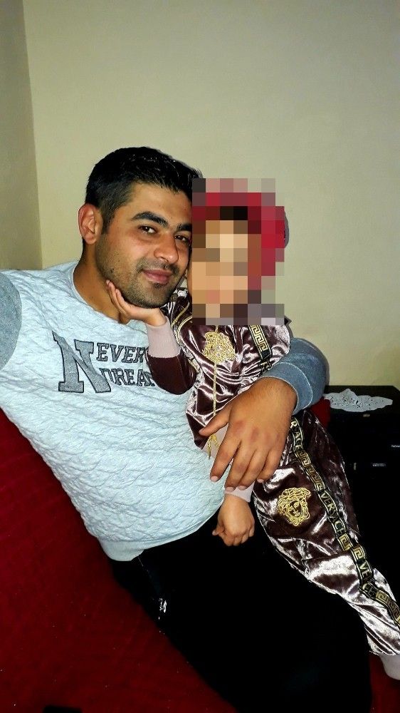 İtfaiyeci kendini ağaca astı