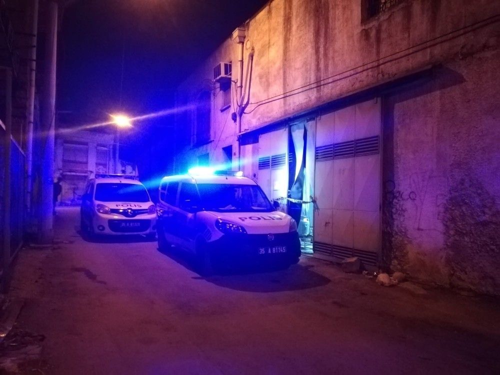 İzmir'de hırsızların girdiği depo sahte içki imalathanesi çıktı