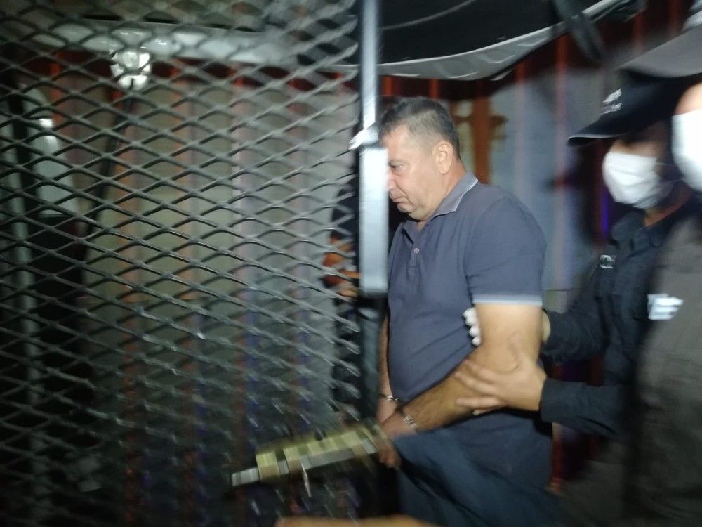 İzmir'de hırsızların girdiği depo sahte içki imalathanesi çıktı