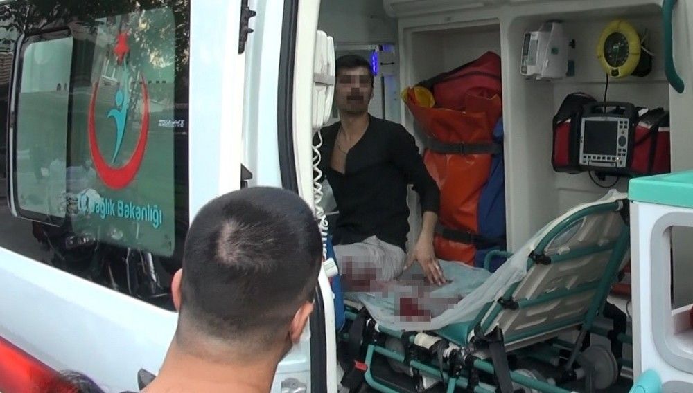Karı-kocayı yarım saat arayla kimliği belirsiz kişiler bıçakladı