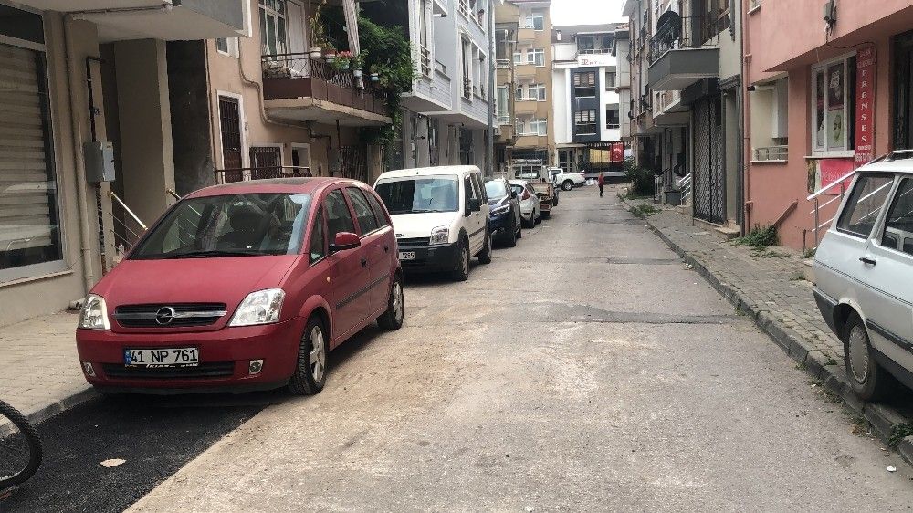 Karı-kocayı yarım saat arayla kimliği belirsiz kişiler bıçakladı