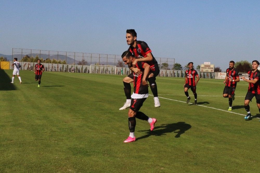 Karşıyaka galibiyetlerini sürdürüyor