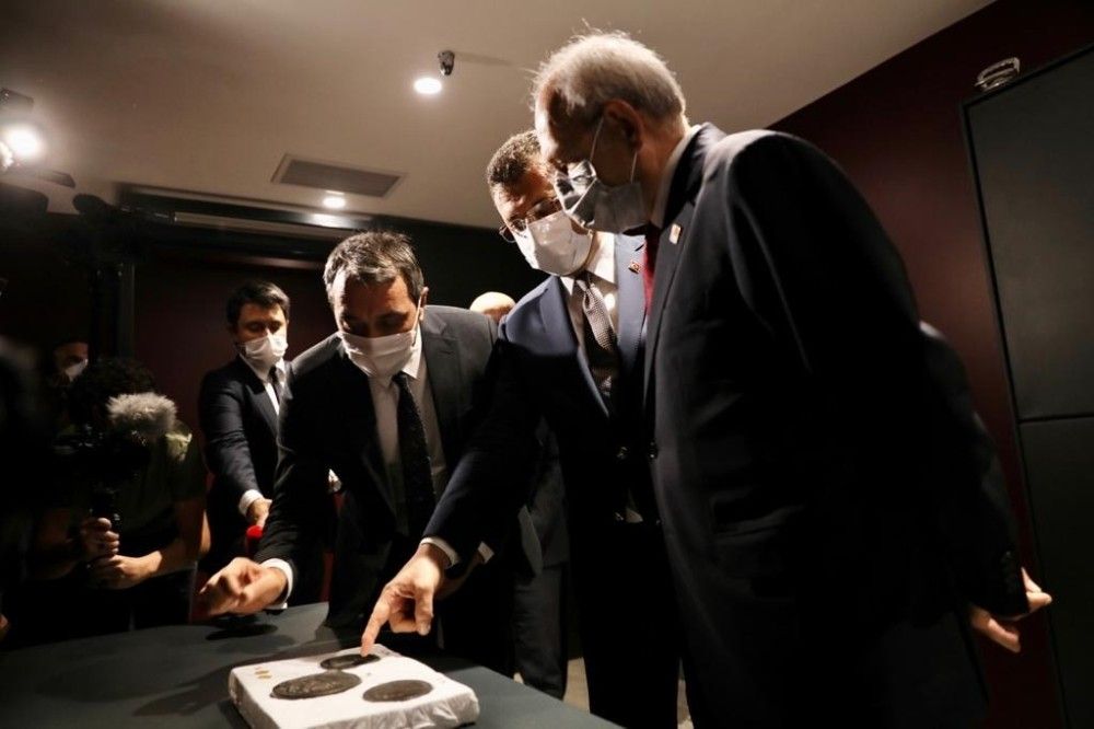Kılıçdaroğlu, Fatih'in tablosunun ön gösterimine katıldı