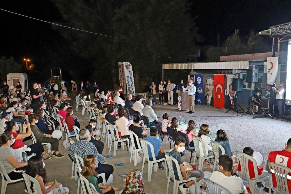 Mersin'de anne ve çocukları için yazlık sinema etkinliği