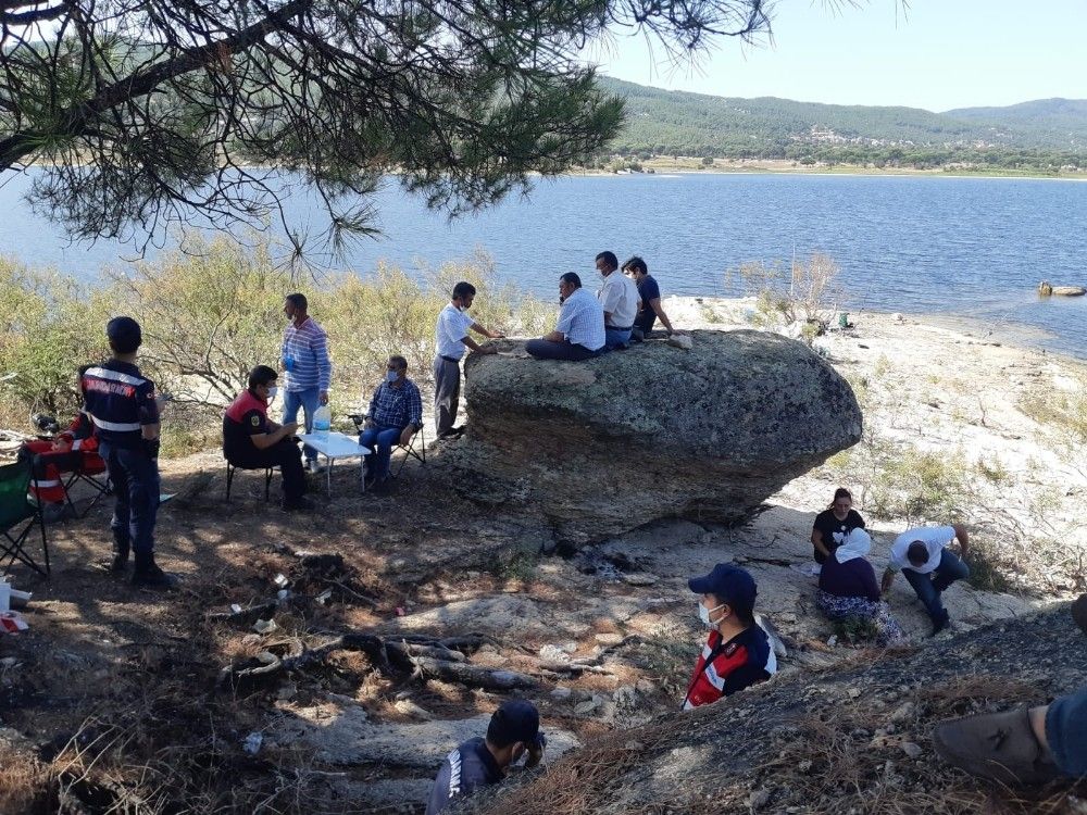 Oltasına takılan balığı çıkarmak isterken suda kayboldu