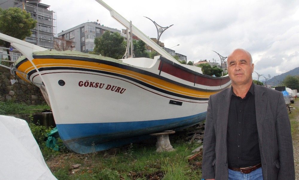 Takasını şiir ve fotoğraflardan esinlenerek yaptı