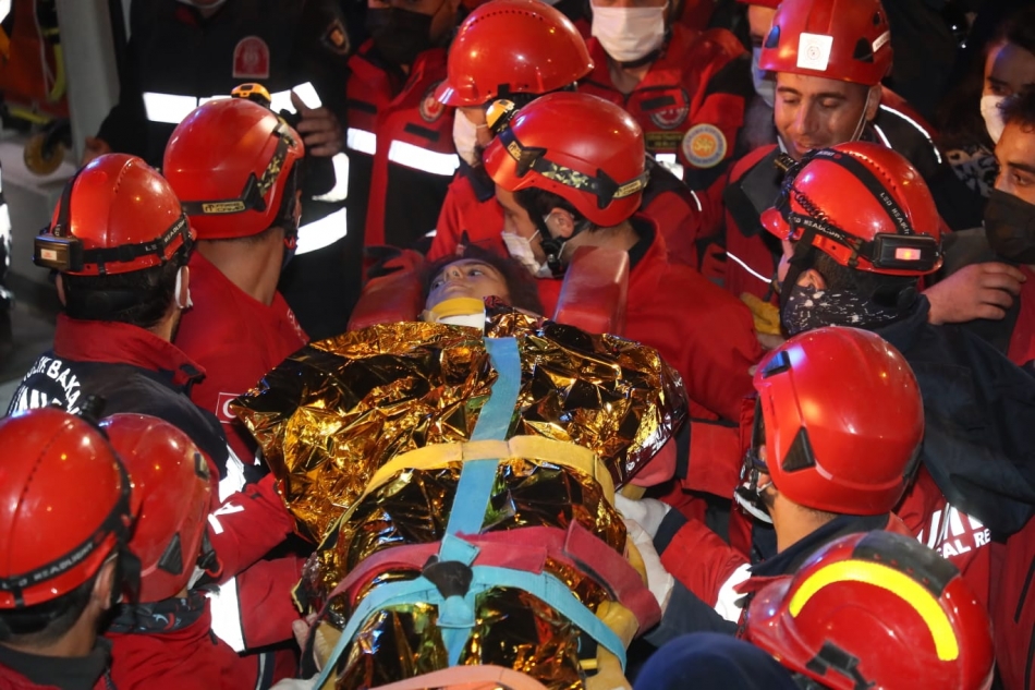 İdil, 58 saat sonra enkazdan sağ çıkarıldı