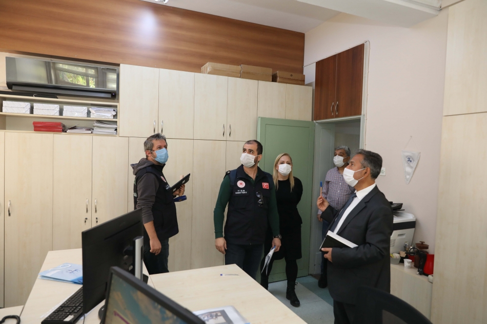 Üniversitede deprem sonrası keşif