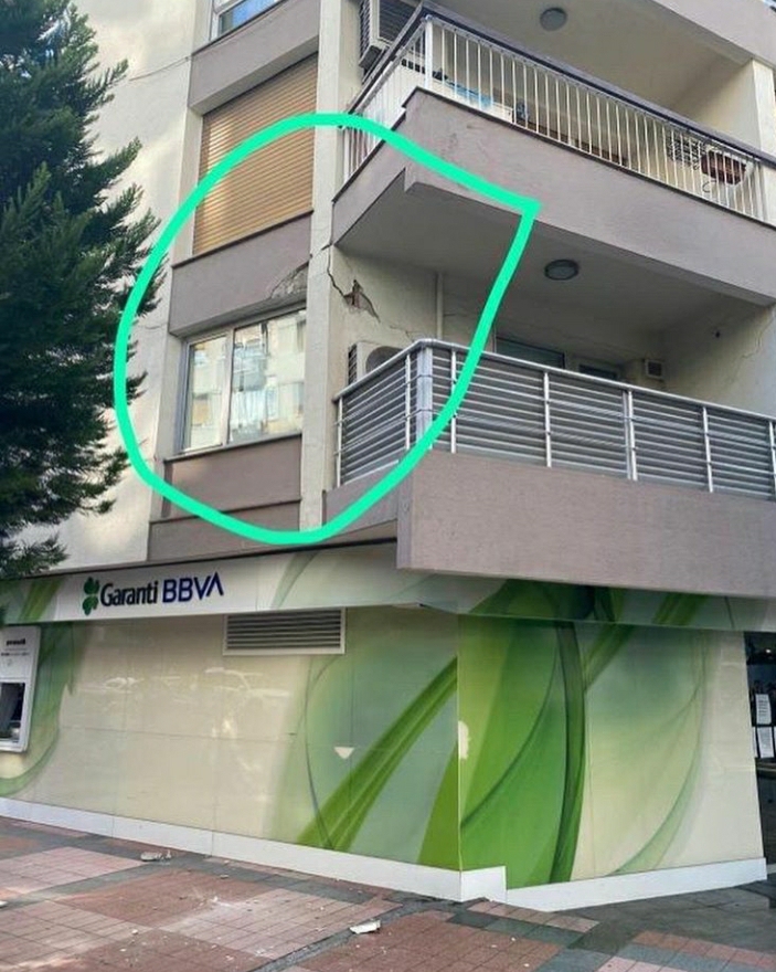 Piriştina'nın apartmanında çökme