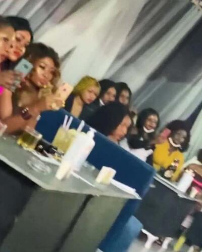 Gece kulübünde "Miss Uganda" güzellik yarışması