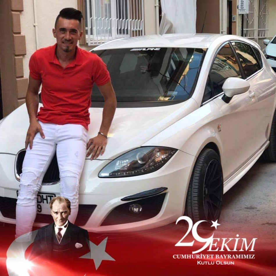 Enkaz altından çıkarılan futbolcu yaşamını yitirdi 