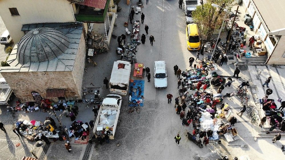 Asırlık eski eşya pazarına yoğun ilgi