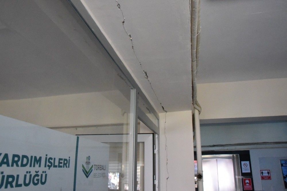 Belediye çalışanları depremde ölümden dönmüş