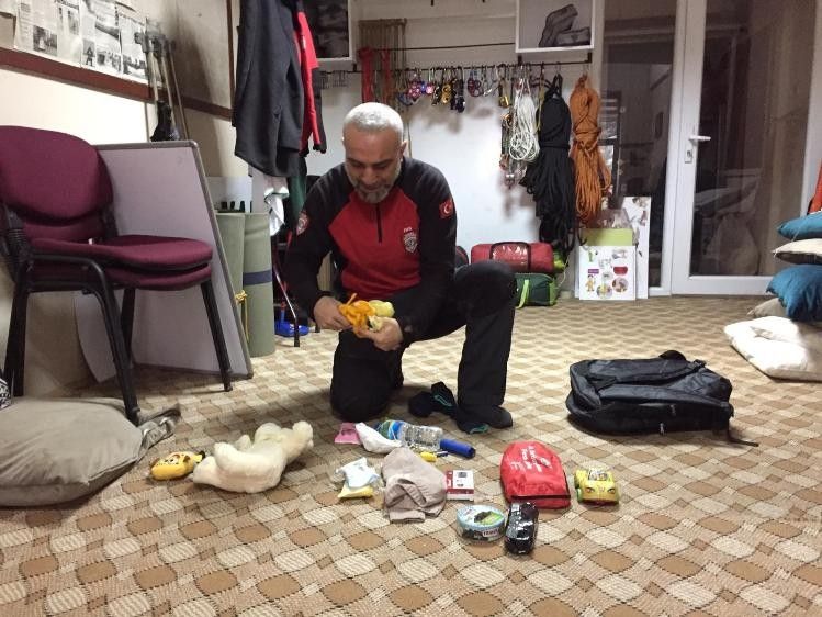 Bu çanta depremde hayat kurtarıyor
