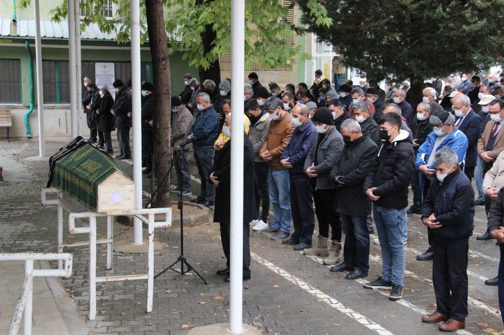 Cinayete kurban Fatma Mavi son yolculuğuna uğurlandı