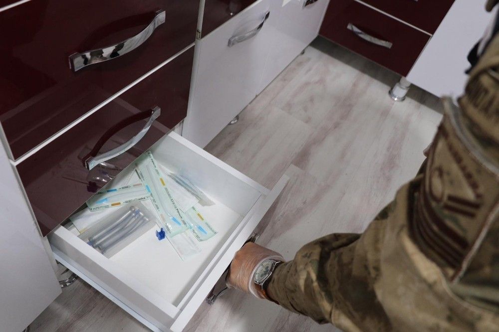 Elazığ'da sahte diş hekimi yakalandı