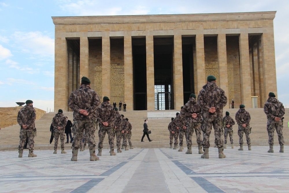 Emniyet Teşkilatı'ndan Anıtkabir'e ziyaret