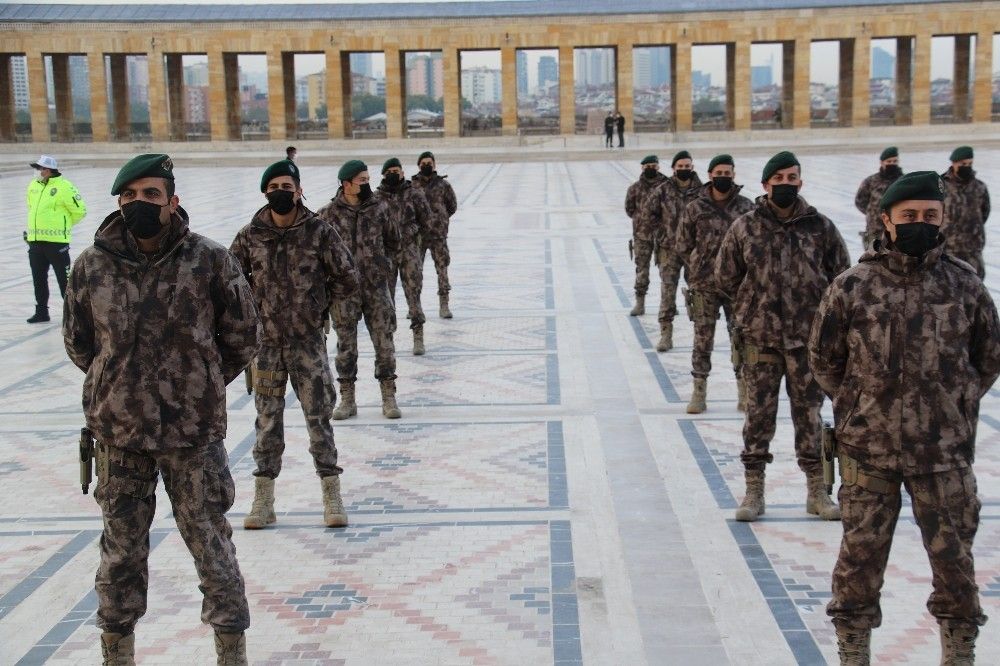 Emniyet Teşkilatı'ndan Anıtkabir'e ziyaret