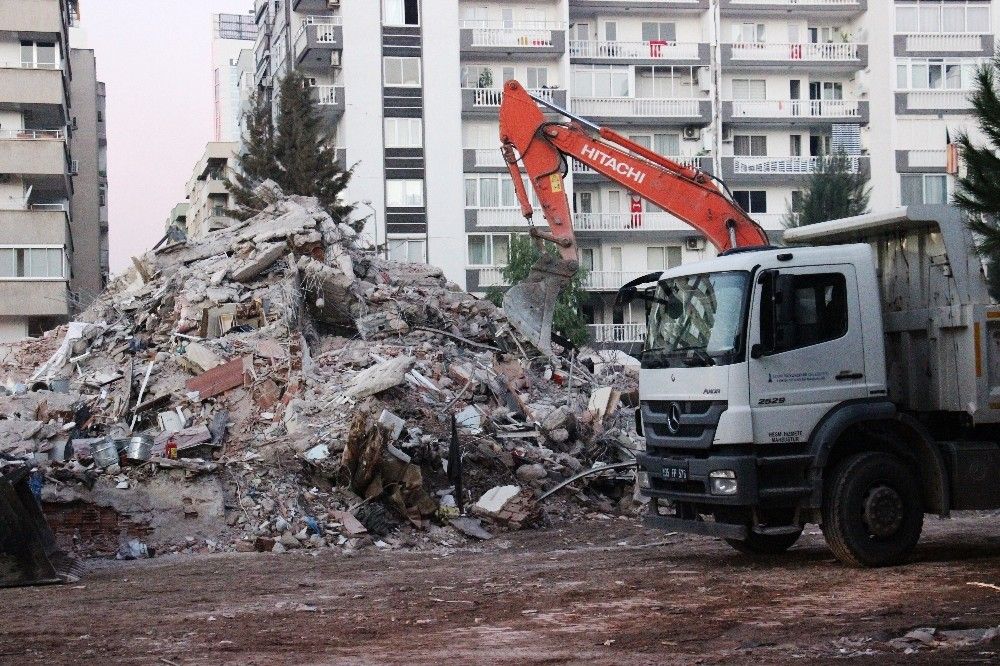 Emrah Apartmanı'nda 32 ölü 15 yaralıyla çalışmalar bitti