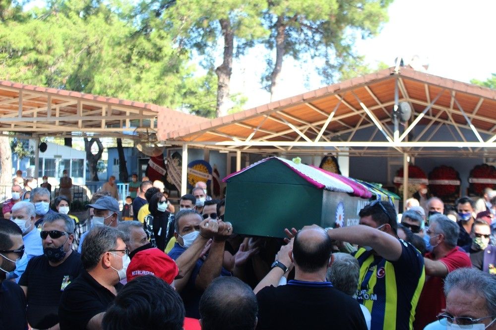 FB TV spikeri Dilay Kemer'e son veda