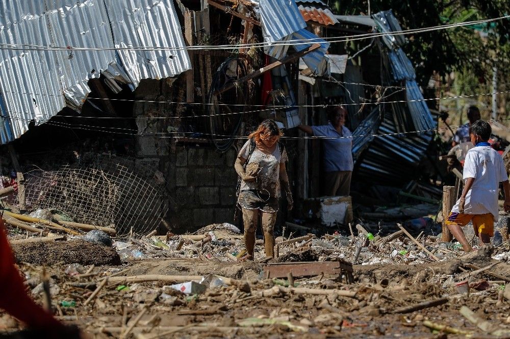 Filipinler'i vuran tayfunda ölü sayısı 42'ye yükseldi