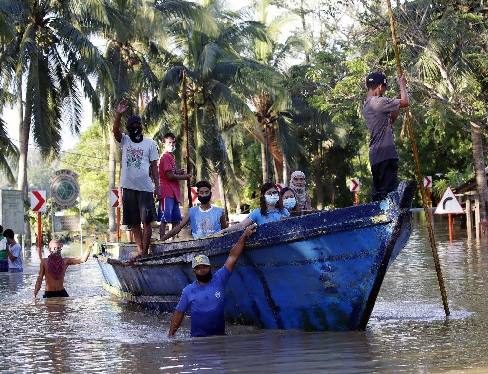 Filipinler'i vuran tayfunda ölü sayısı 42'ye yükseldi