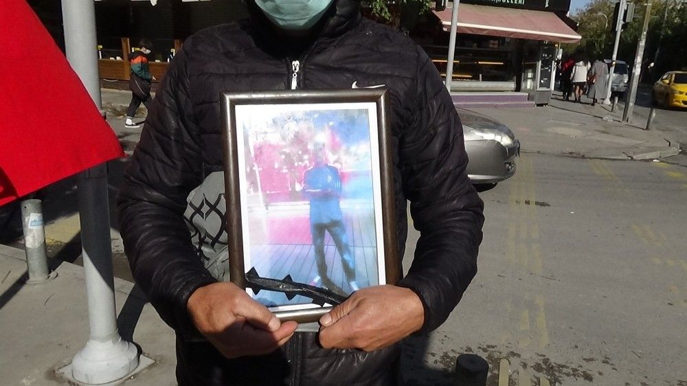 HDP İzmir önünde evlat nöbetine, bir baba daha dahil oldu